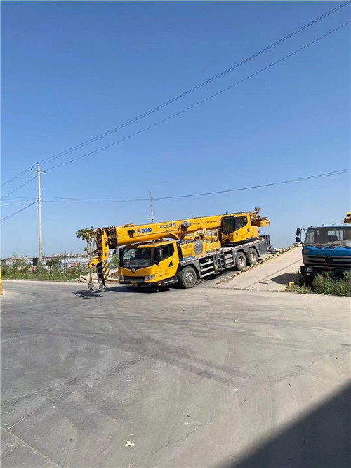 磐石市吊车作业时，可能会产生哪些额外收费项目？