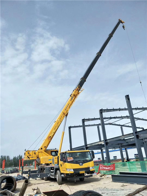 磐石市超高层建筑钢结构吊装案例